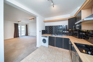 BREAKFAST KITCHEN- click for photo gallery